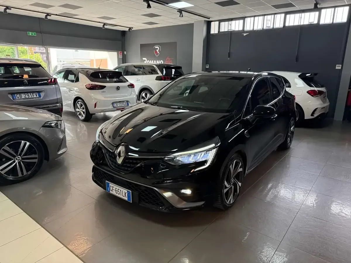 Usado Renault Clio V R.S. 91 HP (66 kW) 2021 Preto Sedan