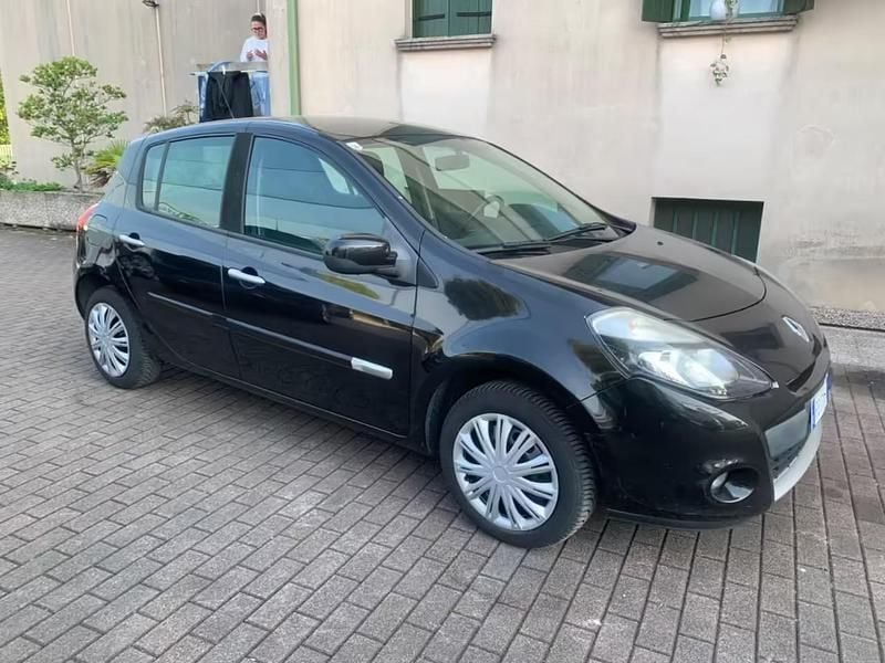 Usata Renault Clio II 74 CV (54 kW) 2011 Nero Berlina