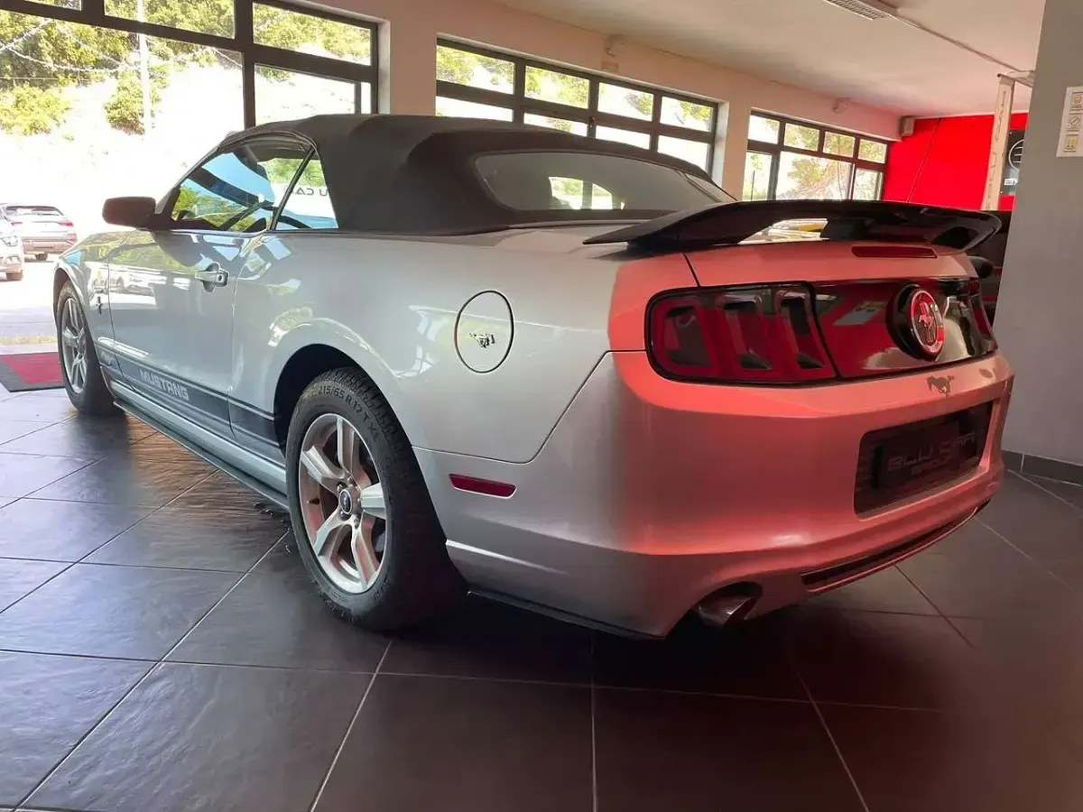Usata Ford Mustang Convertible 309 CV (227 kW) 2014 Argento Cabrio
