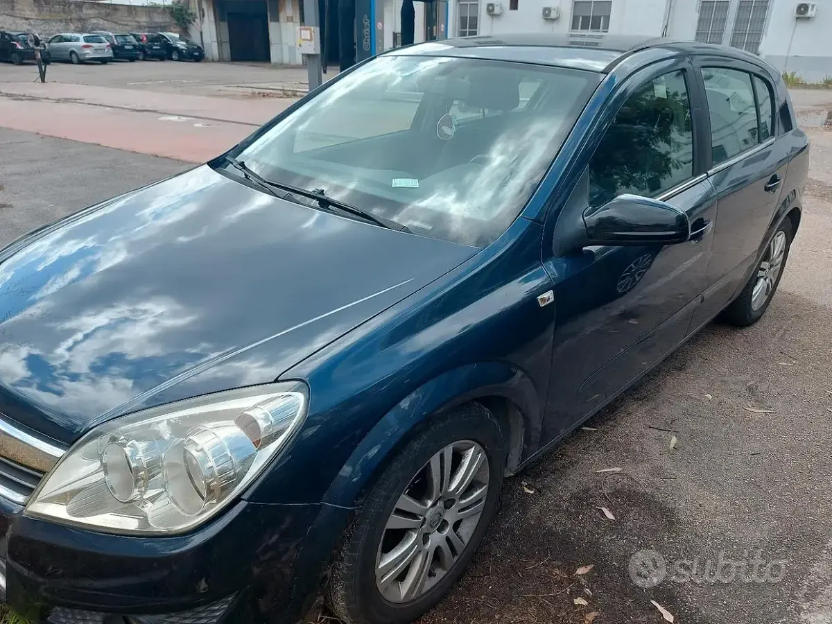 Usata Opel Astra 101 CV (74 kW) 2007 Berlina