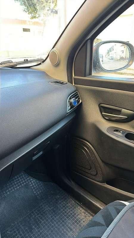 Usata Lancia Ypsilon Gold 95 CV (69 kW) 2017 Utilitaria