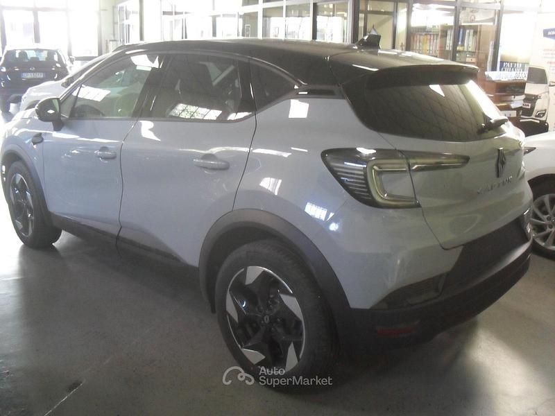 Nuova Renault Captur Techno 101 CV (74 kW) 2025 Grigio SUV