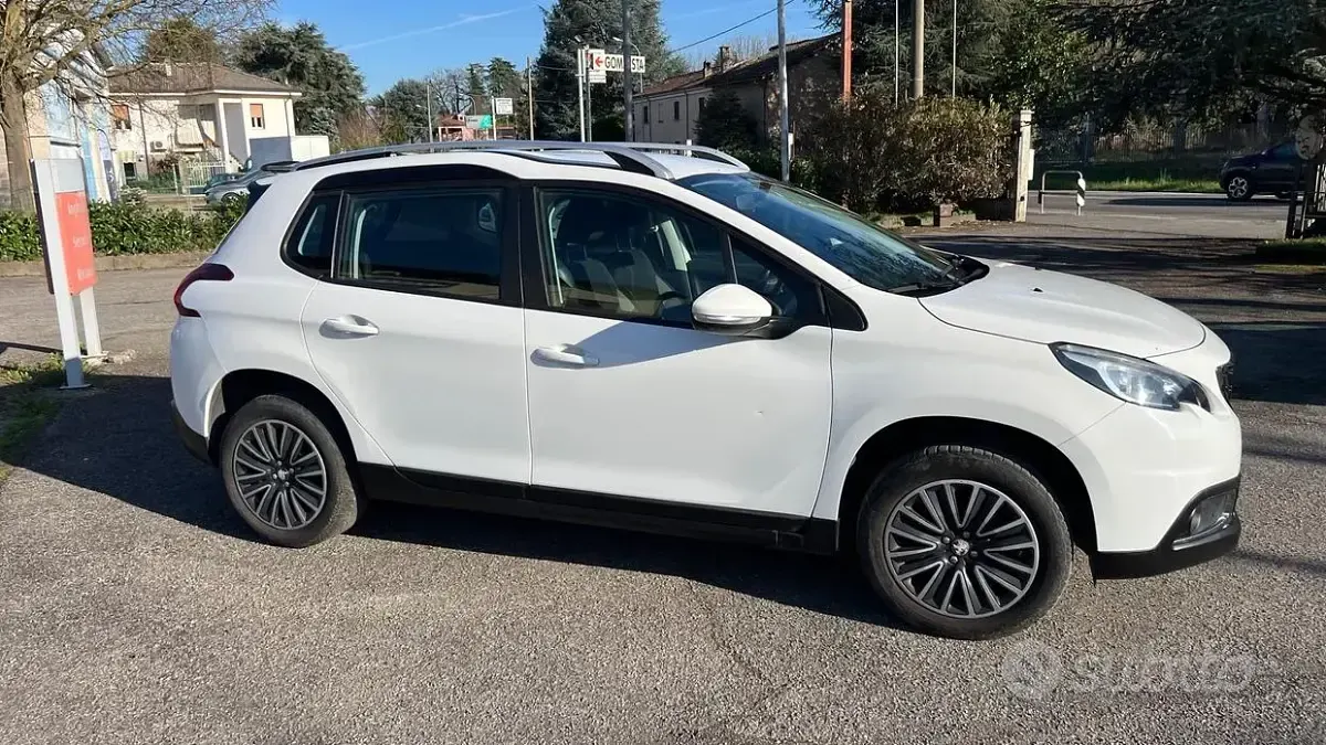 Usata Peugeot 2008 Allure 83 CV (61 kW) 2019 Bianco SUV