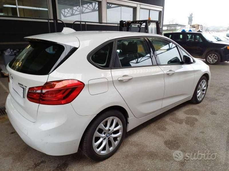 Usata BMW 225 Active Tourer iPerformance 136 CV (100 kW) 2019 Bianco Monovolume
