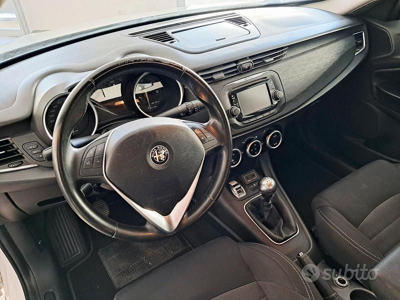 Usata Alfa Romeo Giulietta 120 CV (88 kW) 2016 Bianco Utilitaria