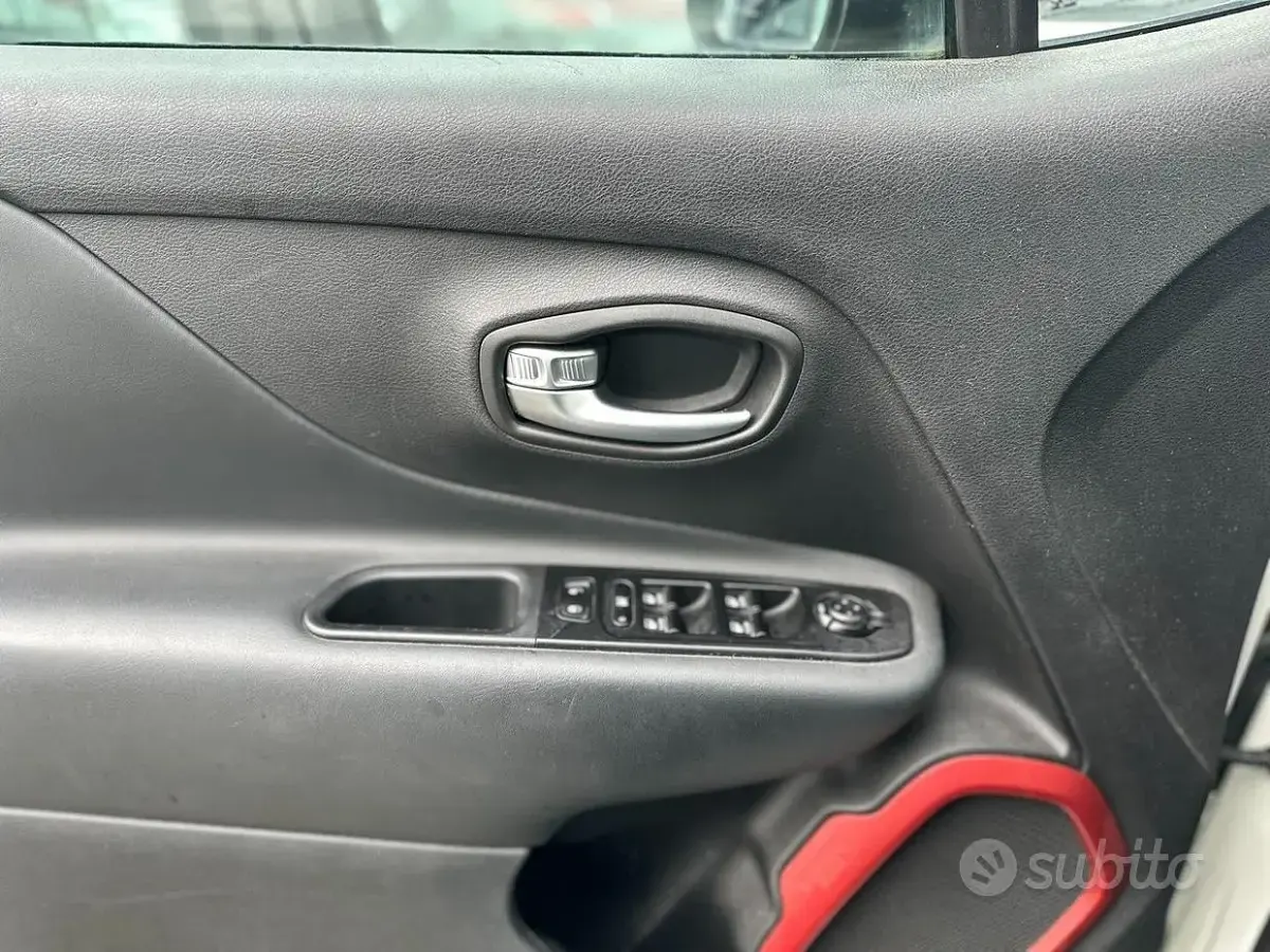 Usata Jeep Renegade Trailhawk 241 CV (177 kW) 2021 Grigio SUV