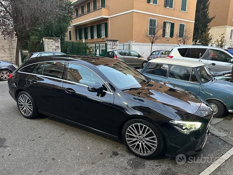 Gebraucht Mercedes CLA200 Shooting Brake 149 PS (109 kW) 2020 Schwarz Kombi