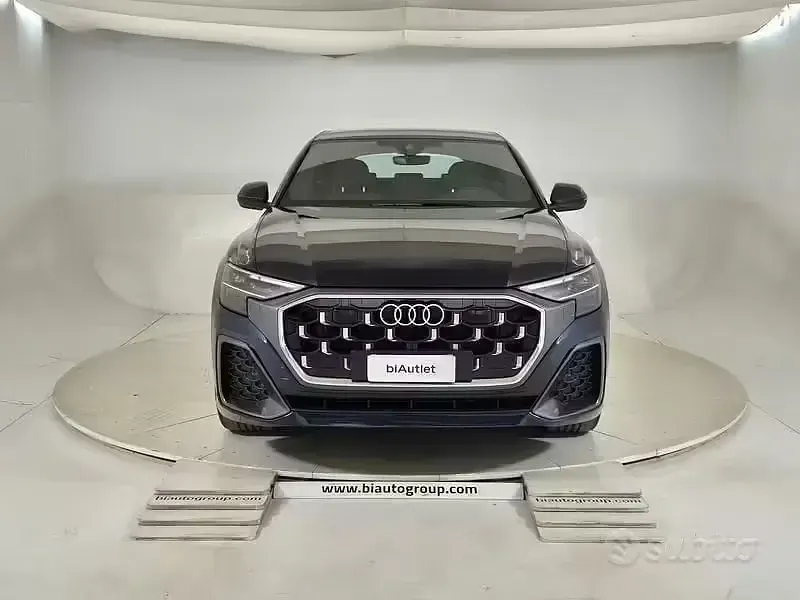Usata Audi Q8 S-Line 231 CV (169 kW) 2024 Blu SUV
