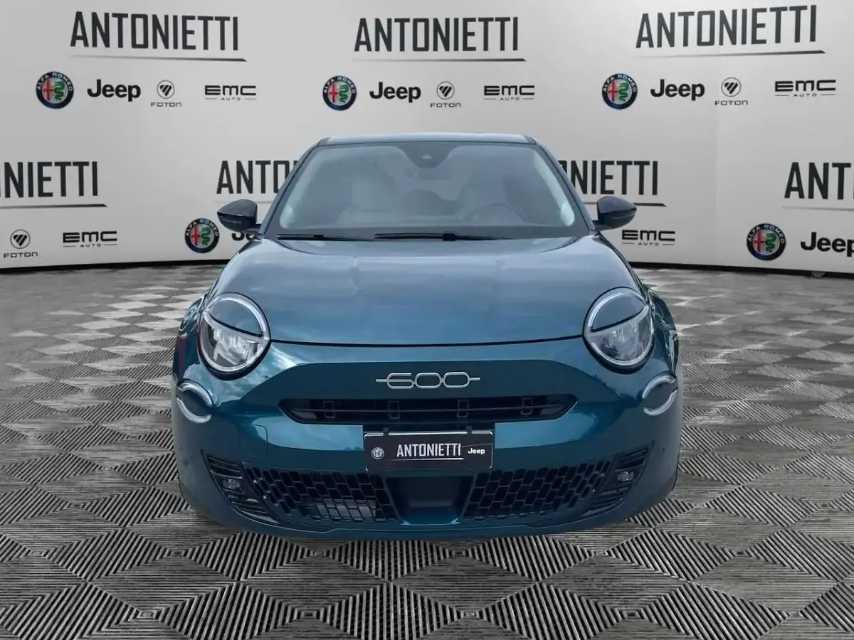 Begagnad Fiat 600 La Prima 110 HK (80 kW) 2025 Blå SUV