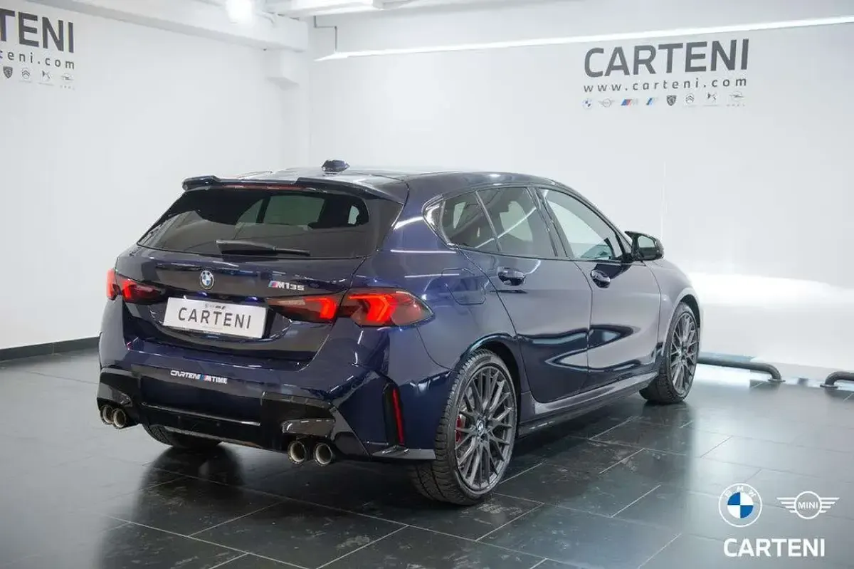 Usata BMW 135 M Sport 300 CV (220 kW) 2025 Tanzanite blue metallizzato Utilitaria
