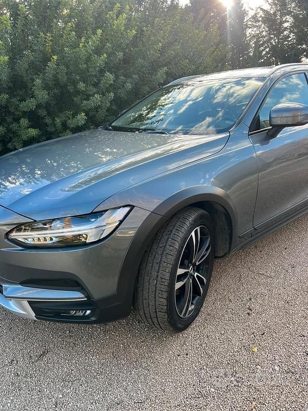 Usata Volvo V90 CC 250 CV (183 kW) 2018 Grigio Station wagon