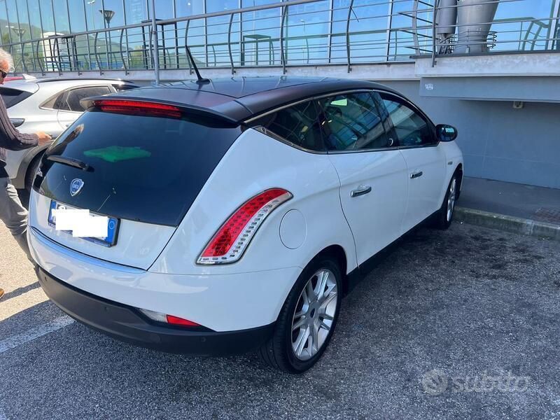 Usata Lancia Delta 120 CV (88 kW) 2010 Bianco Utilitaria