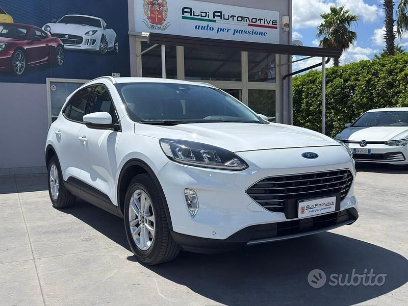 Usata Ford Kuga Titanium 120 CV (88 kW) 2022 Bianco SUV