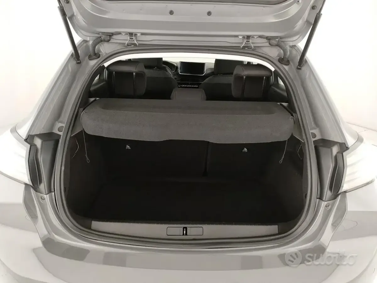 Usata Peugeot 208 Active 101 CV (74 kW) 2024 Grigio Utilitaria