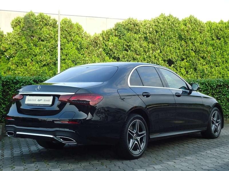 Usata Mercedes E300 Premium 194 CV (142 kW) 2020 Ossidiana Berlina