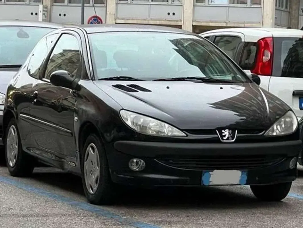 Usata Peugeot 206 75 CV (55 kW) 2008 Nero Berlina