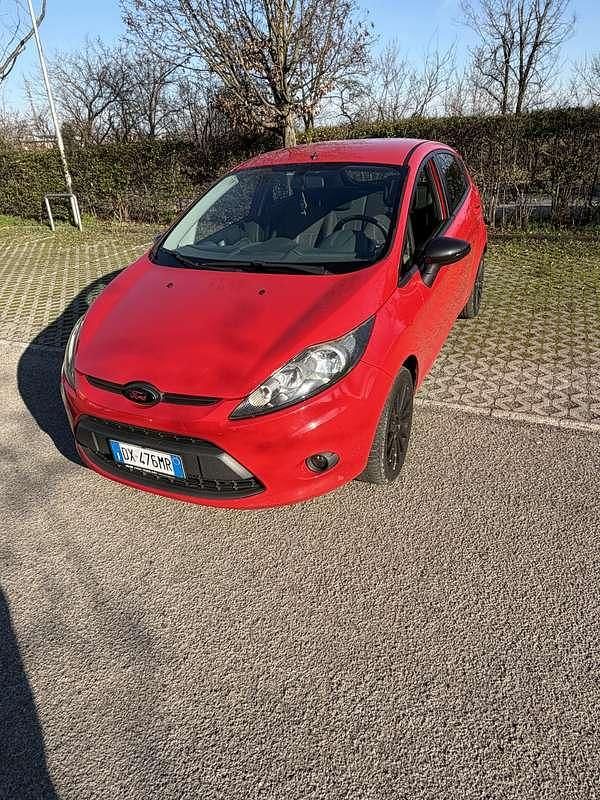 Usata Ford Fiesta Ghia 90 CV (66 kW) 2008 Utilitaria