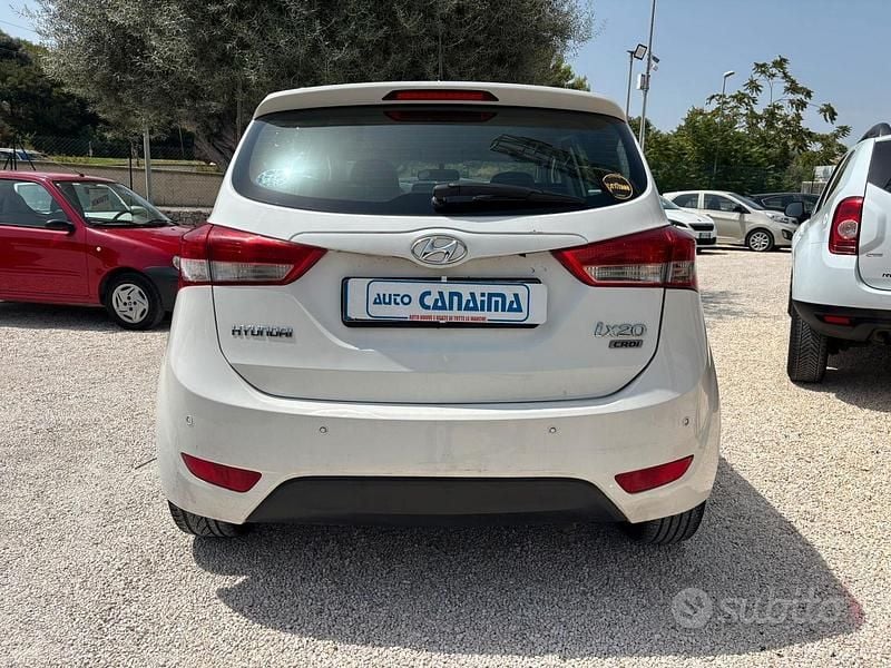 Usata Hyundai ix20 77 CV (56 kW) 2011 Bianco Utilitaria