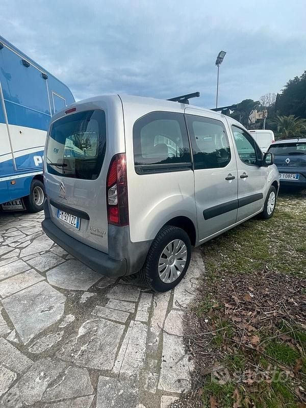 Usata Citroën Berlingo Feel 99 CV (72 kW) 2018 Grigio Monovolume