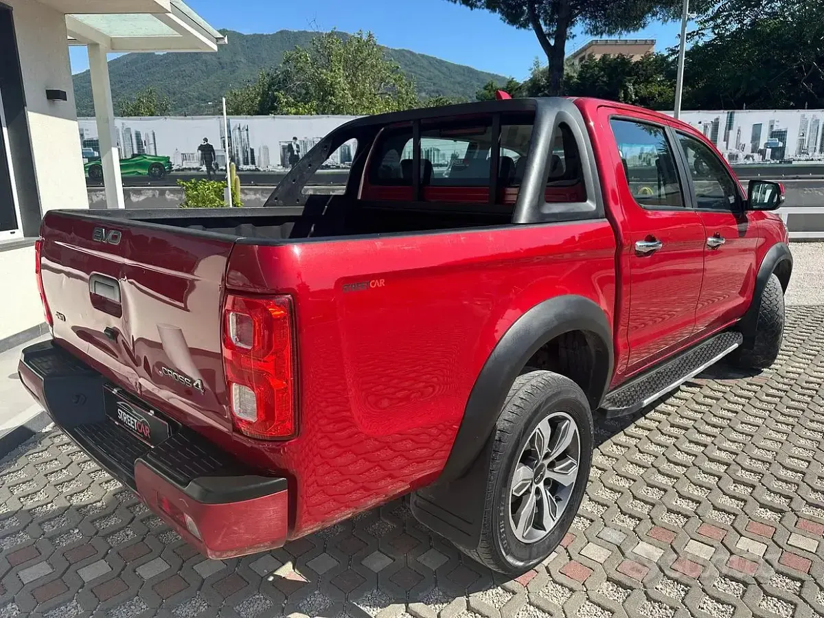 Usata EVO Cross 4 136 CV (100 kW) 2023 Rosso Pick-up