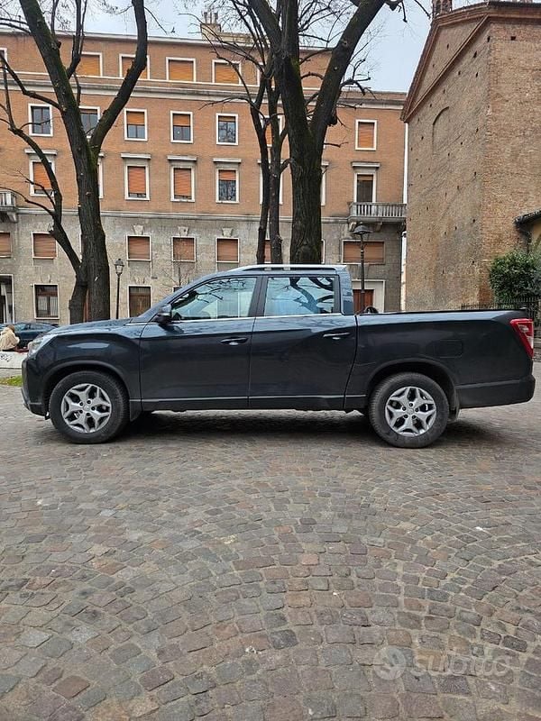Usata Ssangyong (KGM) Rexton 202 CV (148 kW) 2024 Nero SUV