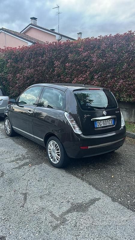 Usata Lancia Ypsilon 60 CV (44 kW) 2007 Marrone Utilitaria