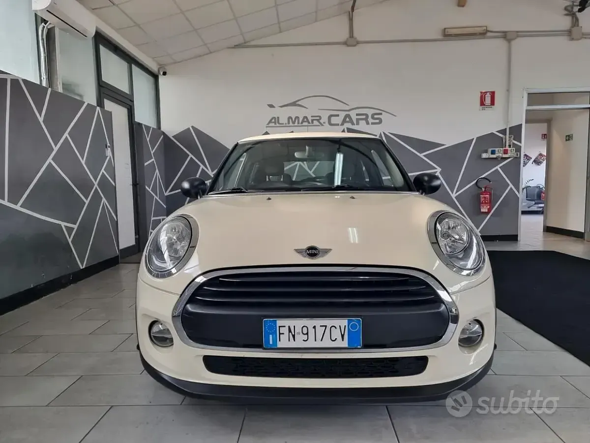 Usata Mini ONE 75 CV (55 kW) 2017 Other Utilitaria