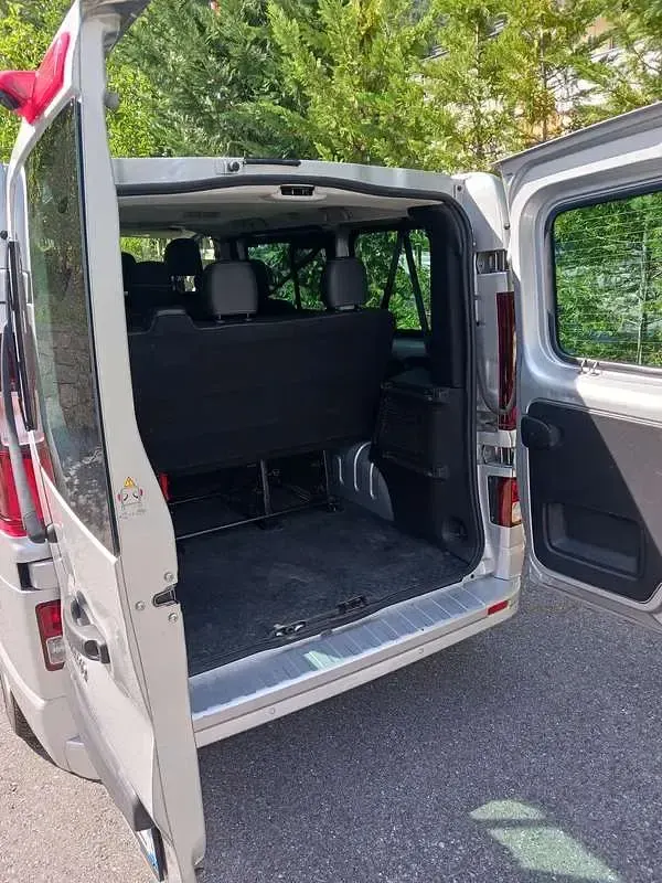 Usata Opel Vivaro 197 CV (144 kW) 2015 Argento Monovolume