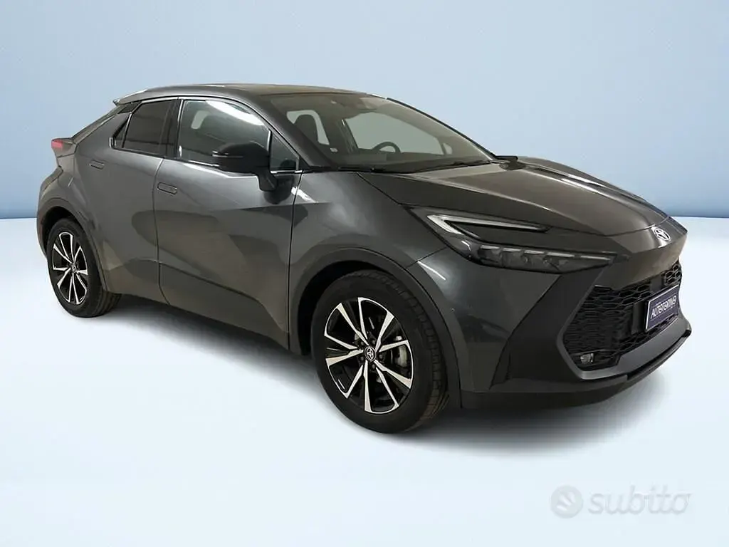 Usata Toyota C-HR Trend 98 CV (72 kW) 2024 Grigio SUV