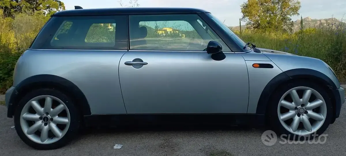 Usata Mini Cooper 116 CV (85 kW) 2003 Grigio Utilitaria