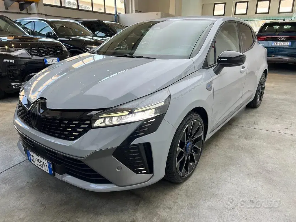 Usata Renault Clio V Esprit Alpine 94 CV (69 kW) 2023 Grigio Berlina
