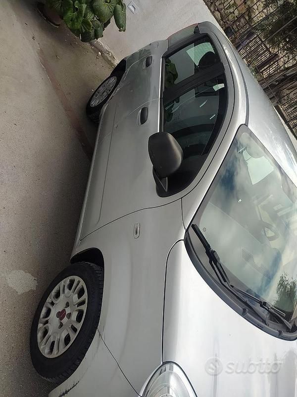 Usata Fiat Panda 69 CV (50 kW) 2019 Grigio Utilitaria