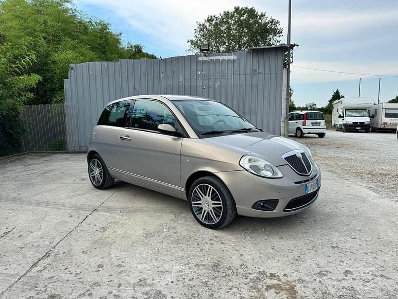Usata Lancia Ypsilon 90 CV (66 kW) 2007 Giallo Utilitaria