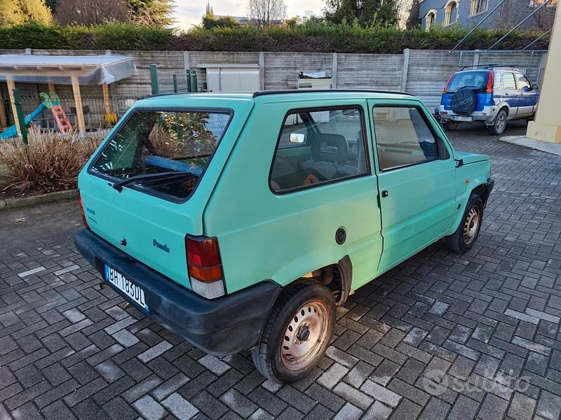 Usata Fiat Panda Young 54 CV (39 kW) 2000 Verde Berlina