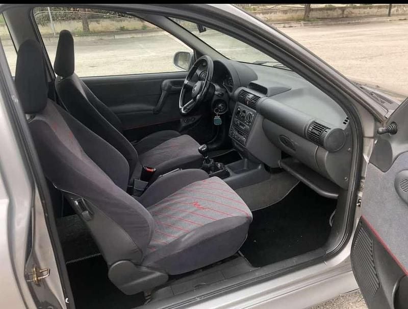Usata Opel Corsa 109 CV (80 kW) 1994 Berlina