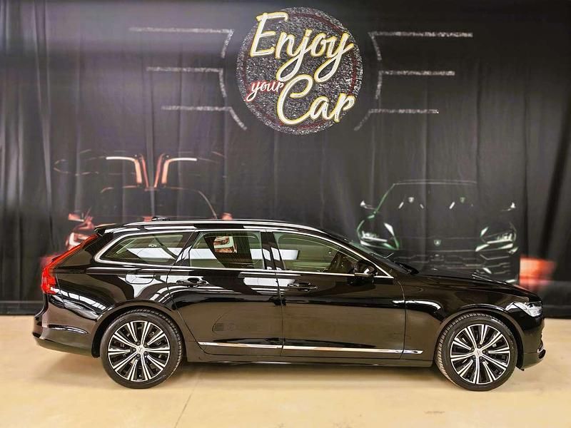 Usata Volvo V90 Plus 197 CV (144 kW) 2022 Black solid "stone" Station wagon
