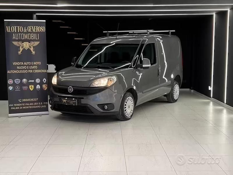 Usata Fiat Doblò Lounge 104 CV (76 kW) 2018 Grigio Monovolume