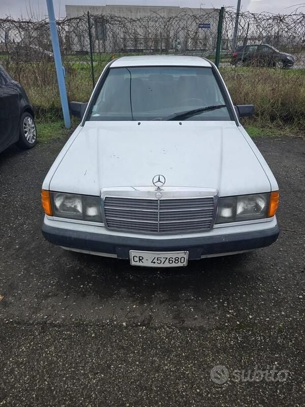 Usata 1992 Mercedes 190 Tre volumi | 2000 € - Immagine 1/1