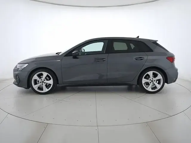 Usata Audi A3 S-Line 150 CV (110 kW) 2025 Grigio daytona perlato Berlina