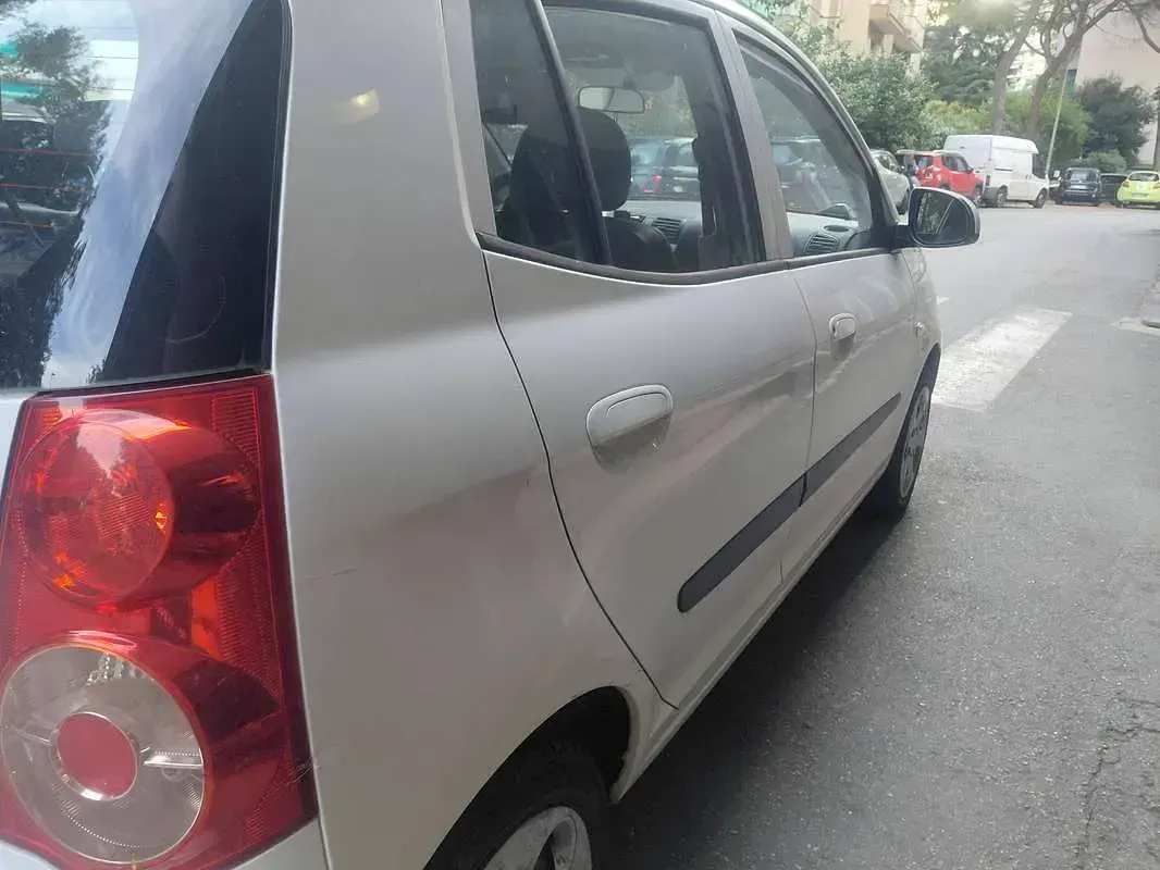 Usata Kia Picanto 63 CV (46 kW) 2010 Bianco Utilitaria