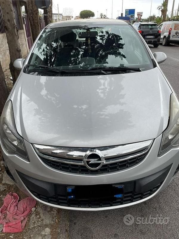 Grigio Usata 2014 Opel Corsa Utilitaria | 5999 € (Buon prezzo) - Immagine 1/4