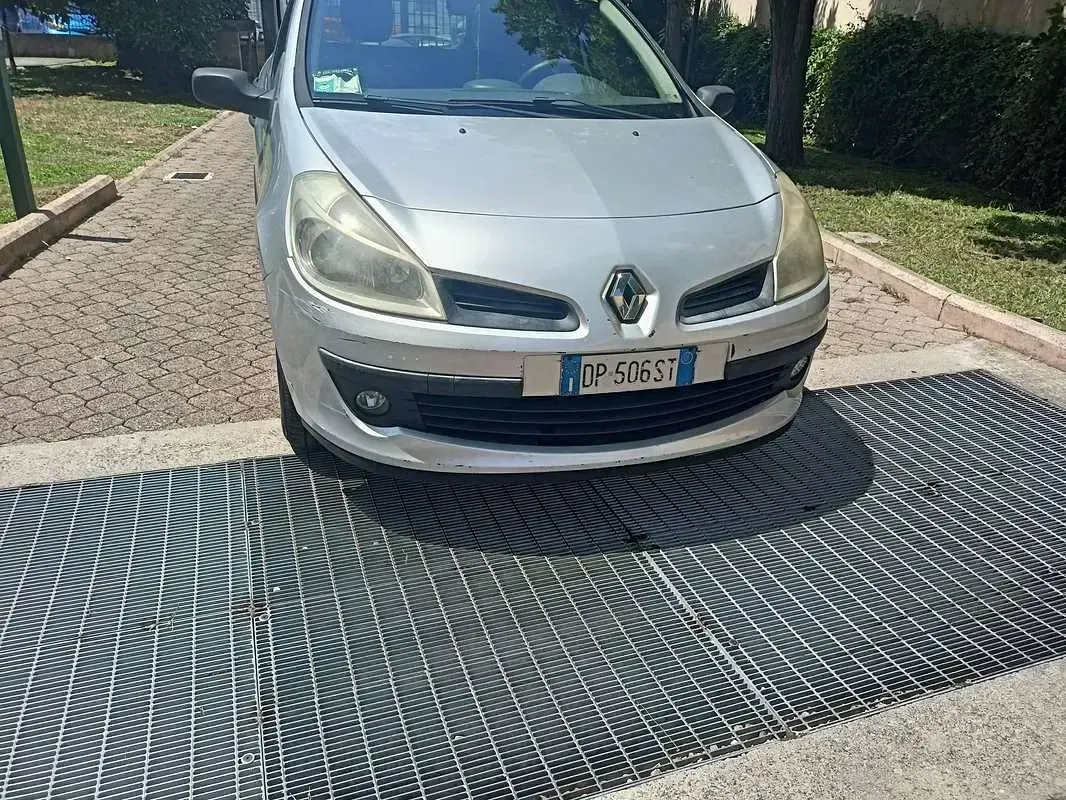 Usata Renault Clio 101 CV (74 kW) 2008 Argento Station wagon