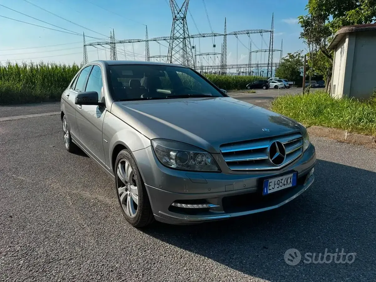 Usata Mercedes C250 Avantgarde 204 CV (150 kW) 2011 Grigio Berlina