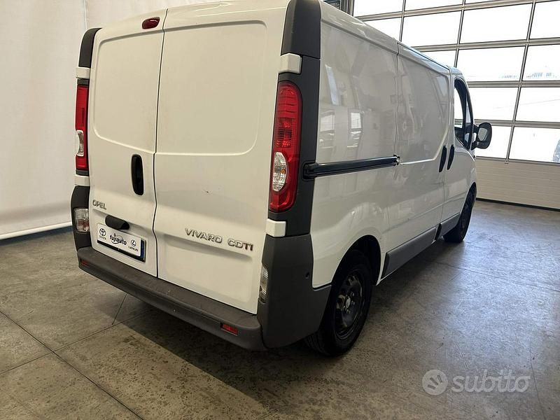 Usata Opel Vivaro 119 CV (87 kW) 2005 Bianco Monovolume