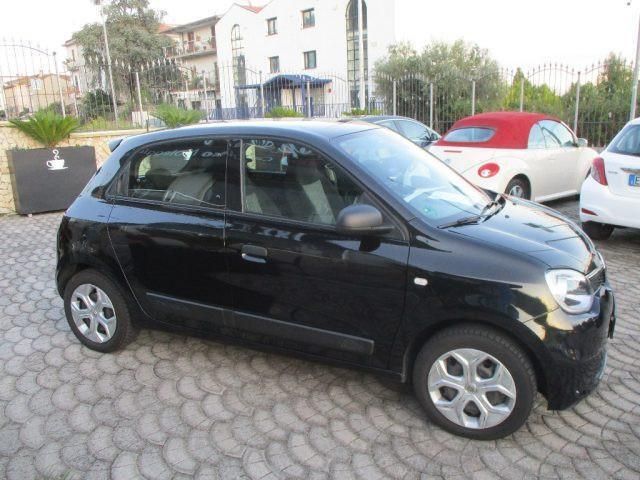 Usata Renault Twingo Intens 65 CV (47 kW) 2020 Nero metallizzato Utilitaria