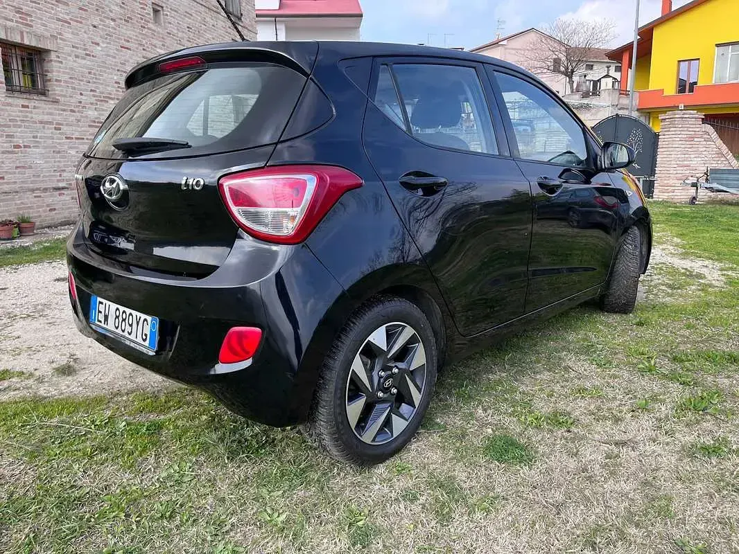Usata Hyundai i10 Style 67 CV (49 kW) 2014 Nero Utilitaria