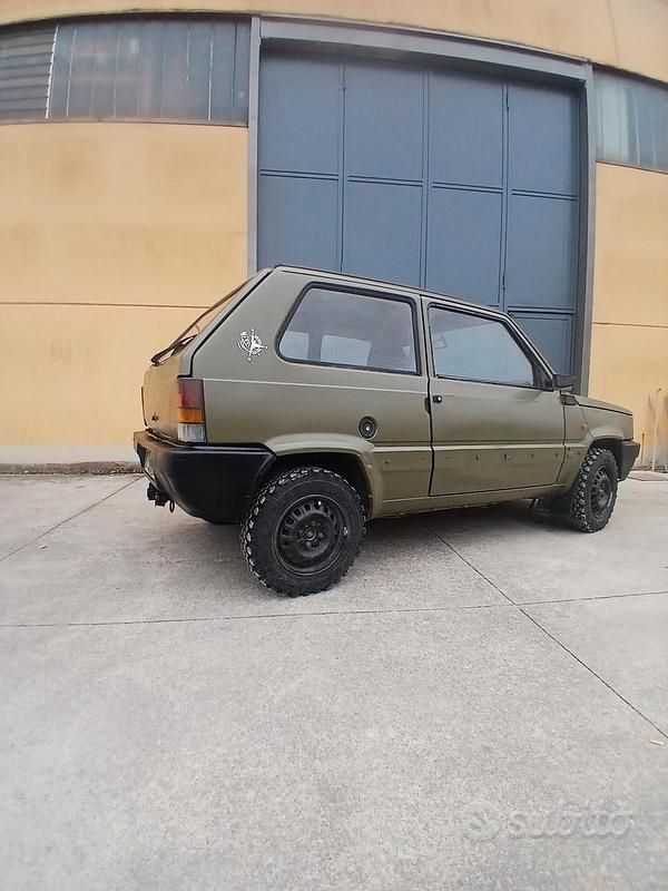 Usata Fiat Panda 4x4 Trekking 54 CV (39 kW) 1994 Verde Utilitaria