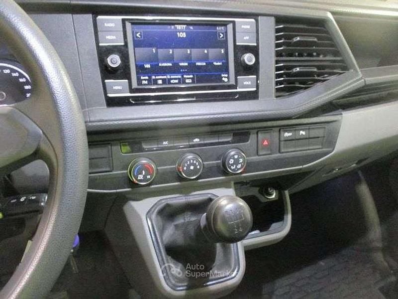 Usata VW Multivan 110 CV (80 kW) 2021 Arancione Furgone