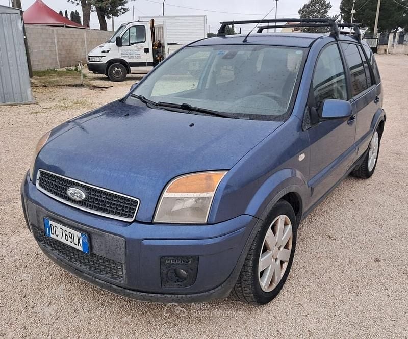 Usata Ford Fusion 68 CV (50 kW) 2006 Blu Utilitaria