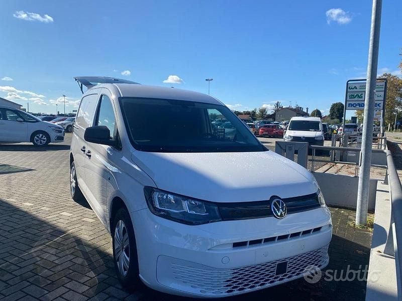 Usata VW Caddy Life 102 CV (75 kW) 2022 Bianco Monovolume